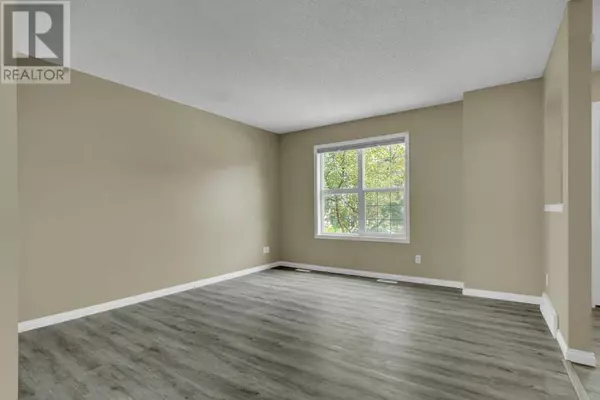 Calgary, AB T3J5M5,17 Saddlebrook Common NE