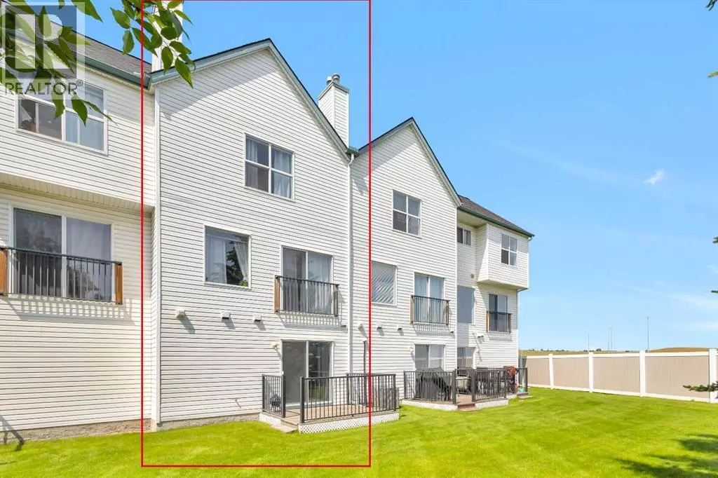 Calgary, AB T3A6E3,3, 200 Hidden Hills Terrace NW