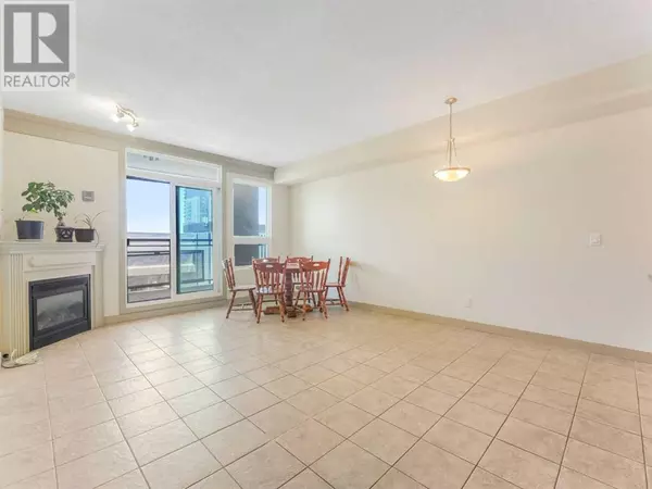 Edmonton, AB T5K1H6,1702, 9939 109  NW