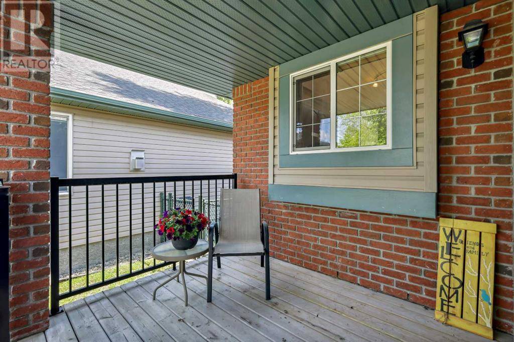 Chestermere, AB T1X1L3,135 Invermere Close