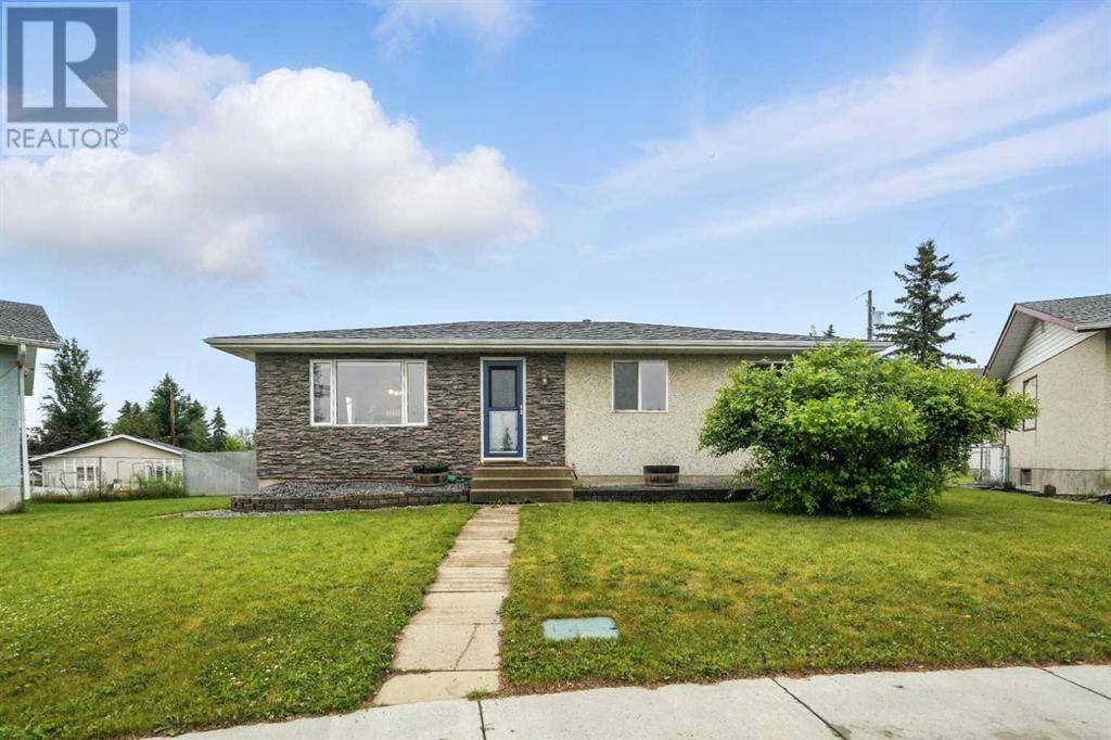 5220 52 Street, Rocky Mountain House, AB T4T1G8