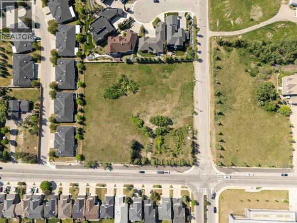 Calgary, AB T3H3X2,7327 26 Avenue SW