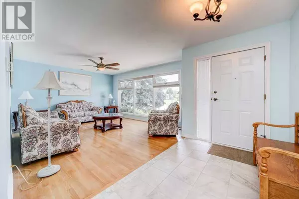 Lethbridge, AB T1K3W7,357 Laval Boulevard W