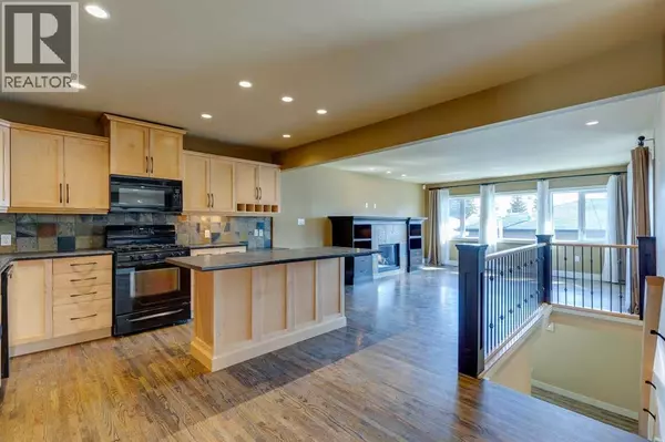 Calgary, AB T3E3W8,3140 46 Street SW