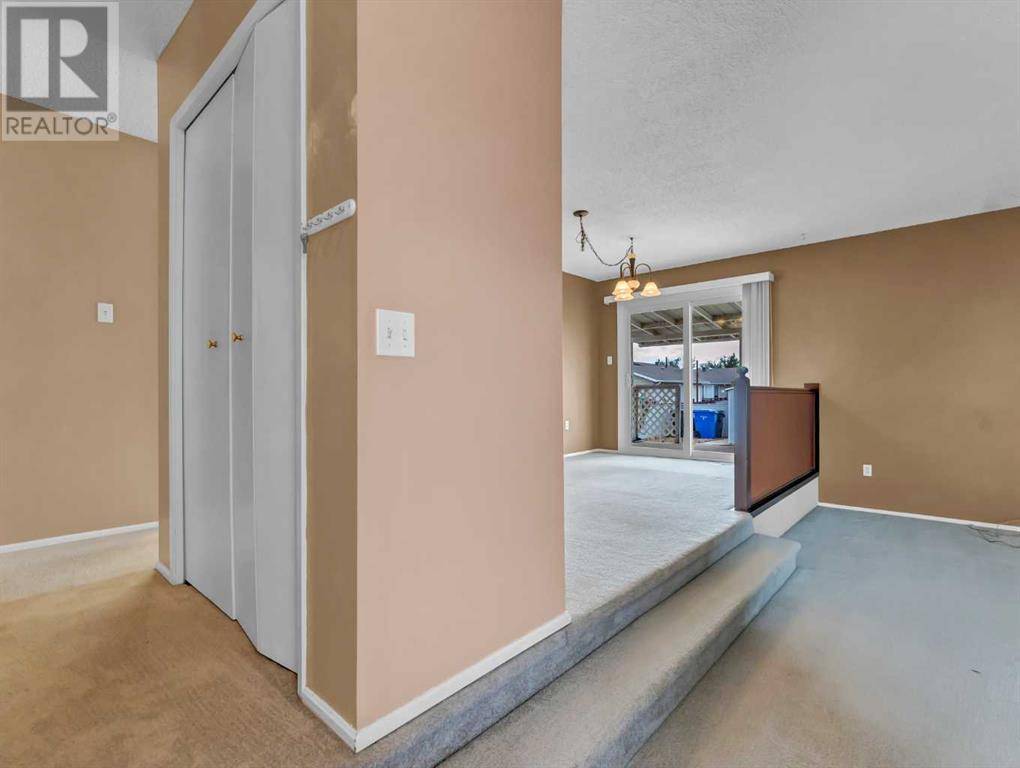 Medicine Hat, AB T1B1K6,29 Cunliffe Crescent SE