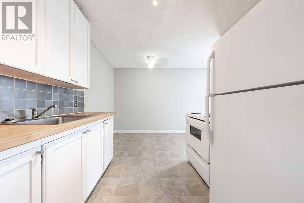 Calgary, AB T2W2N6,8, 232 Sabrina Way SW