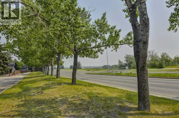 Calgary, AB T2J5H7,623 Lake Simcoe Close SE