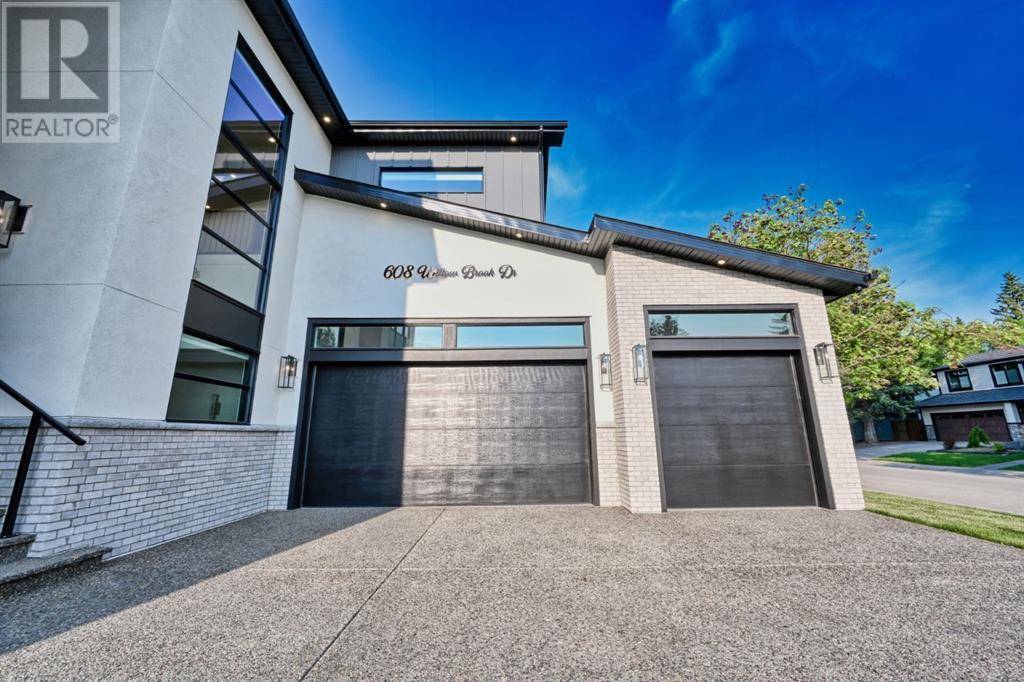 Calgary, AB t2j1n8,608 Willow Brook Drive SE