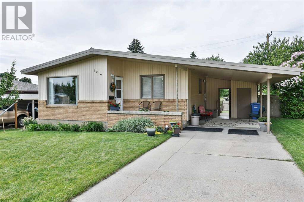 1014 8 Street S, Lethbridge, AB T1K1N8