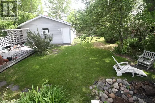 Calgary, AB t2m0c8,327 12 Avenue NW