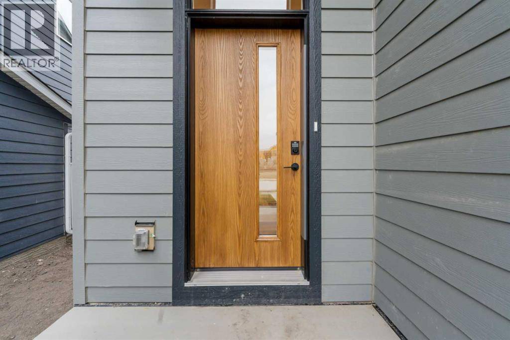 Airdrie, AB T4B5M3,337 BANEBERRY WAY