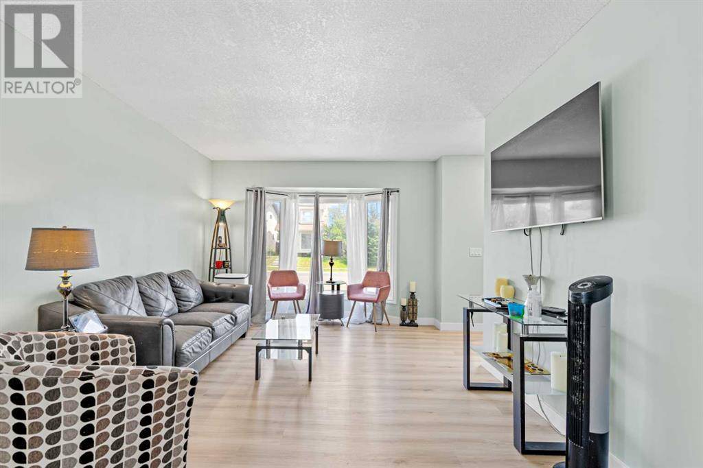 Calgary, AB T3J2T7,6503 Martingrove Drive NE