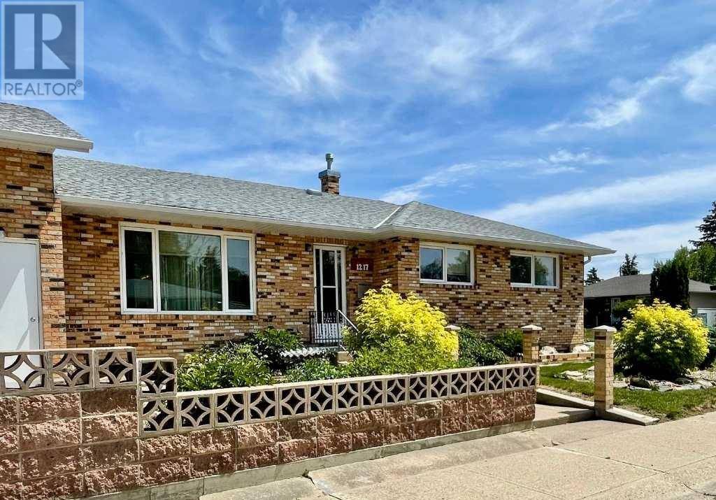 Lethbridge, AB T1K2X2,1217 29 Street S