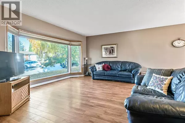 Calgary, AB T3E6B1,2628 Lionel Crescent SW