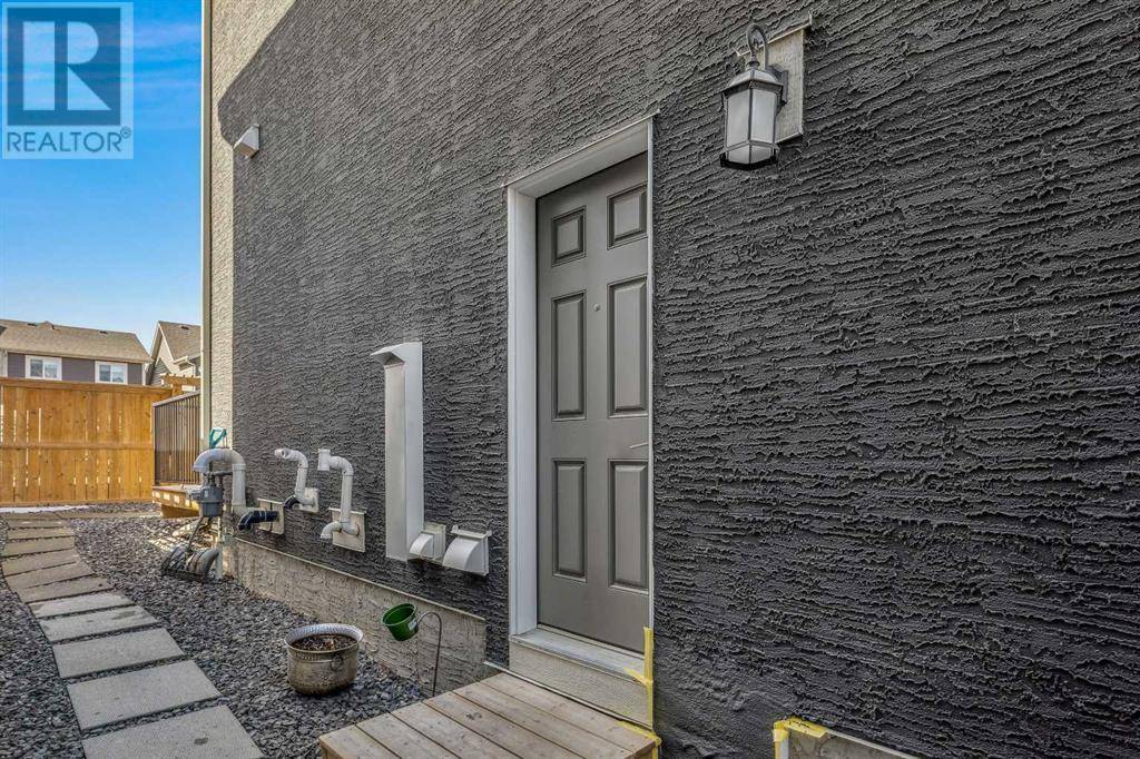 Calgary, AB T3M2R6,37 Masters Street SE