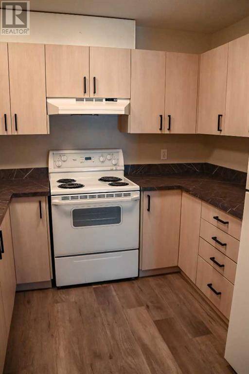 Grande Prairie, AB T8V7T3,102A, 11018 106 Avenue