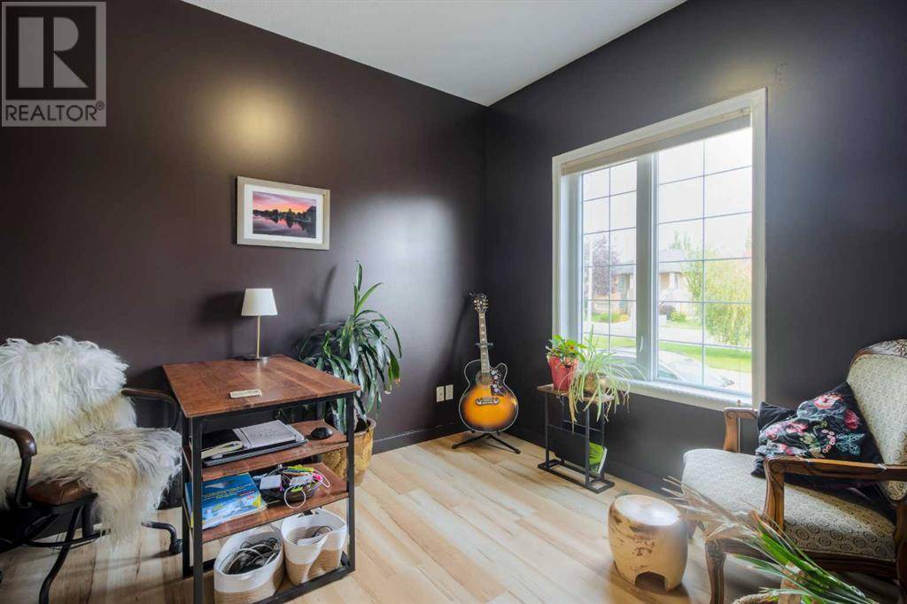 Lethbridge, AB T1K8A5,162 Grand River Boulevard W