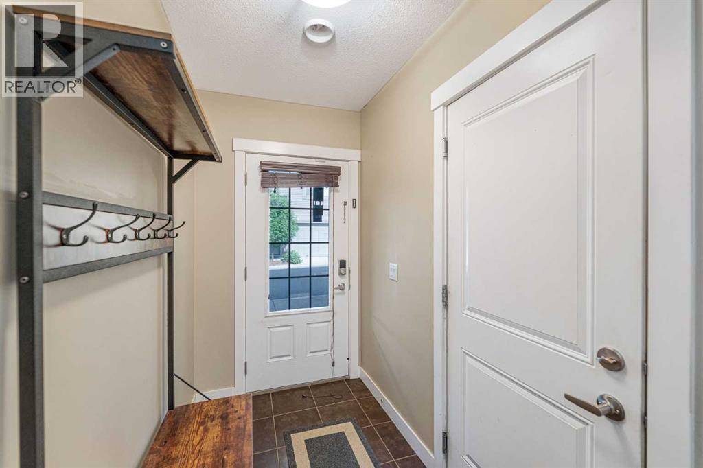 Cochrane, AB T4C2P4,906, 32 Horseshoe Crescent