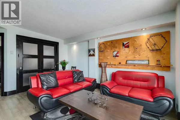 Calgary, AB T2T4E3,403, 1815 16 Street SW