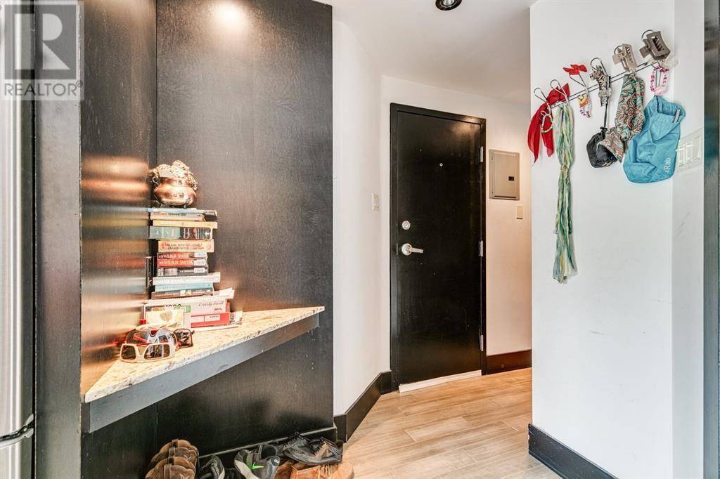 Calgary, AB T2T4E3,403, 1815 16 Street SW