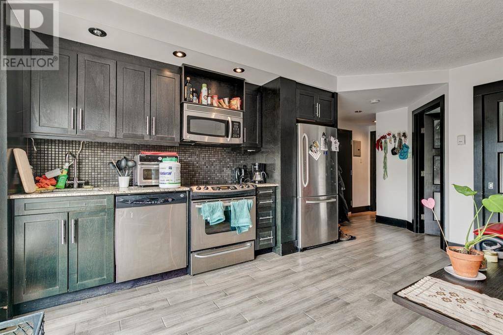 Calgary, AB T2T4E3,403, 1815 16 Street SW