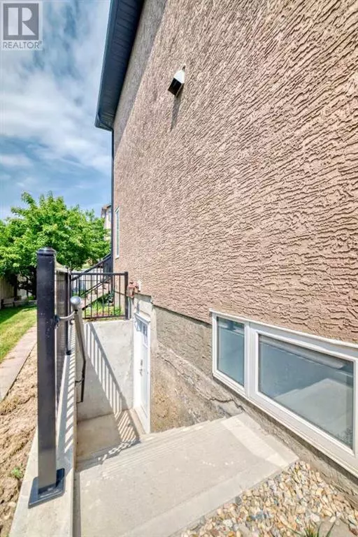 Chestermere, AB T1X1W4,473 Marina Drive