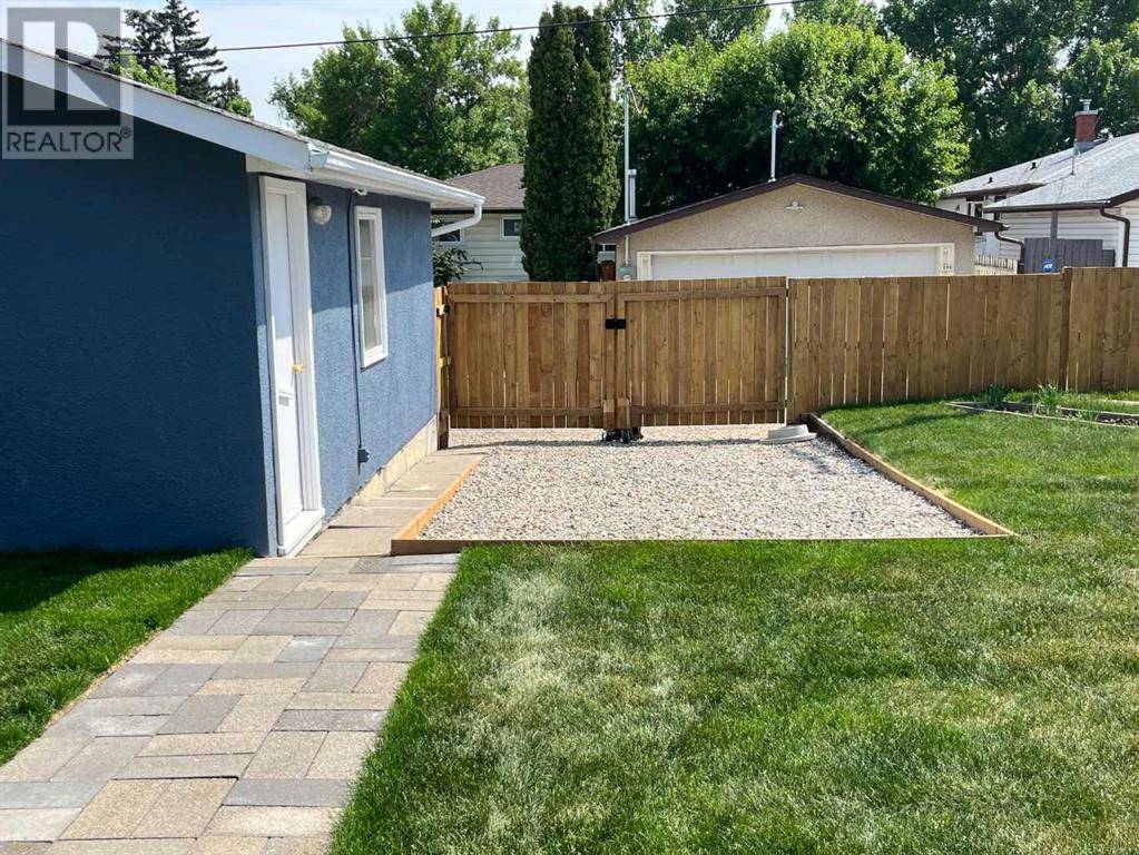Calgary, AB T2H1C2,71 Fyffe Road SE