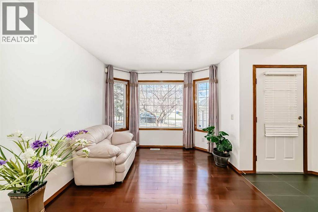 Calgary, AB T3A5T5,9200 Edgebrook Drive NW