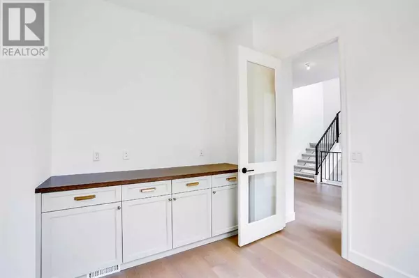 Calgary, AB T2E0X8,636 10 Avenue NE