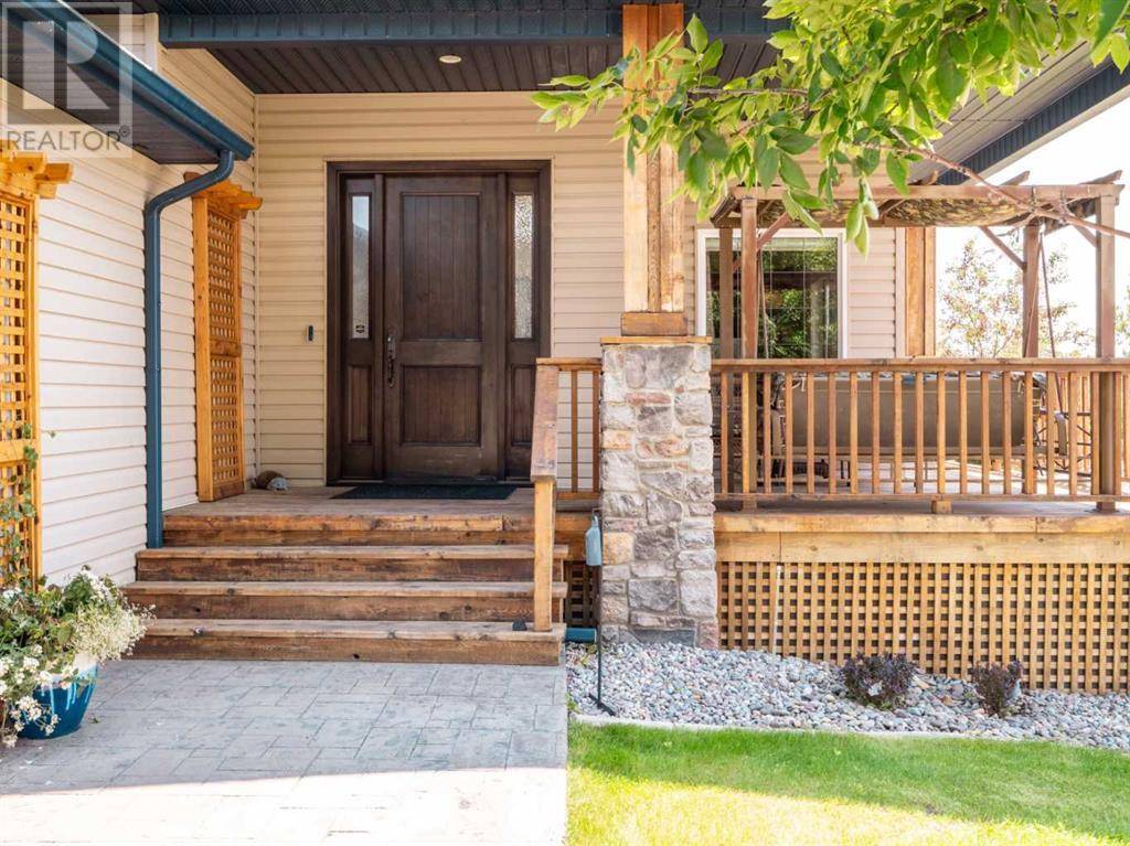 Lethbridge, AB T1K2S3,208 Mt Sunburst Place W