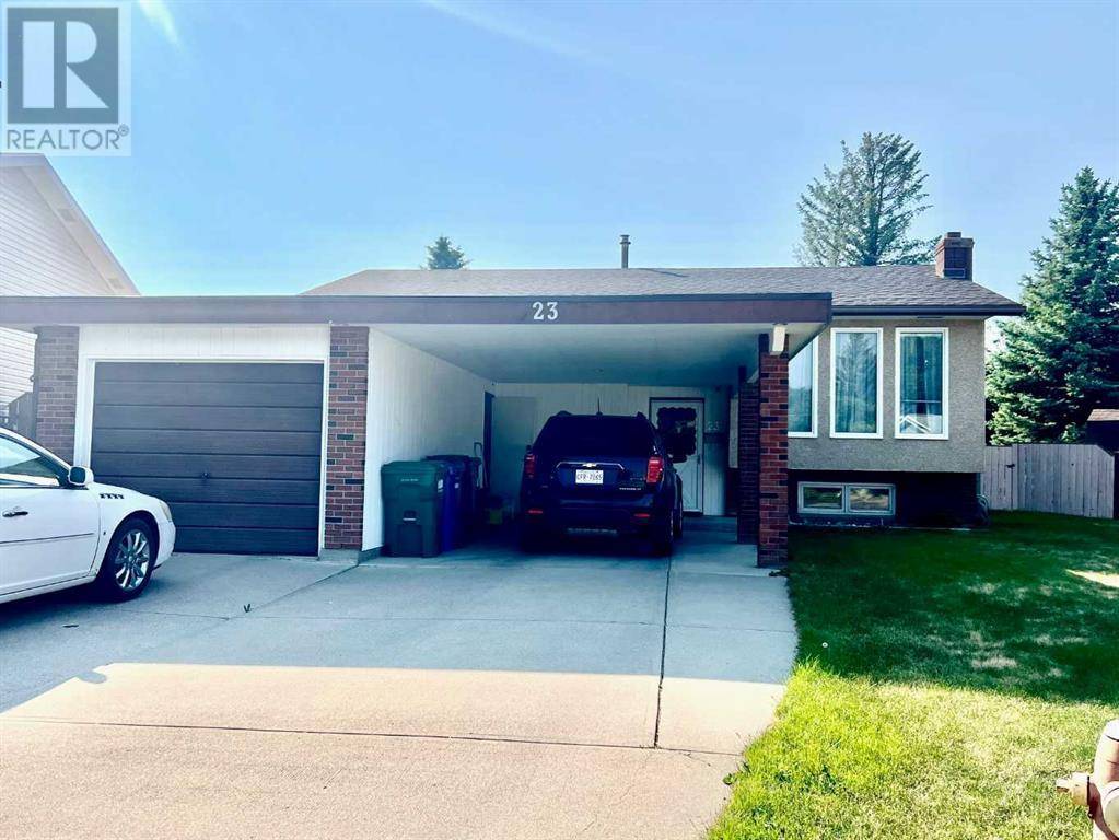 23 Mt Blakiston Place W, Lethbridge, AB T1K6M4