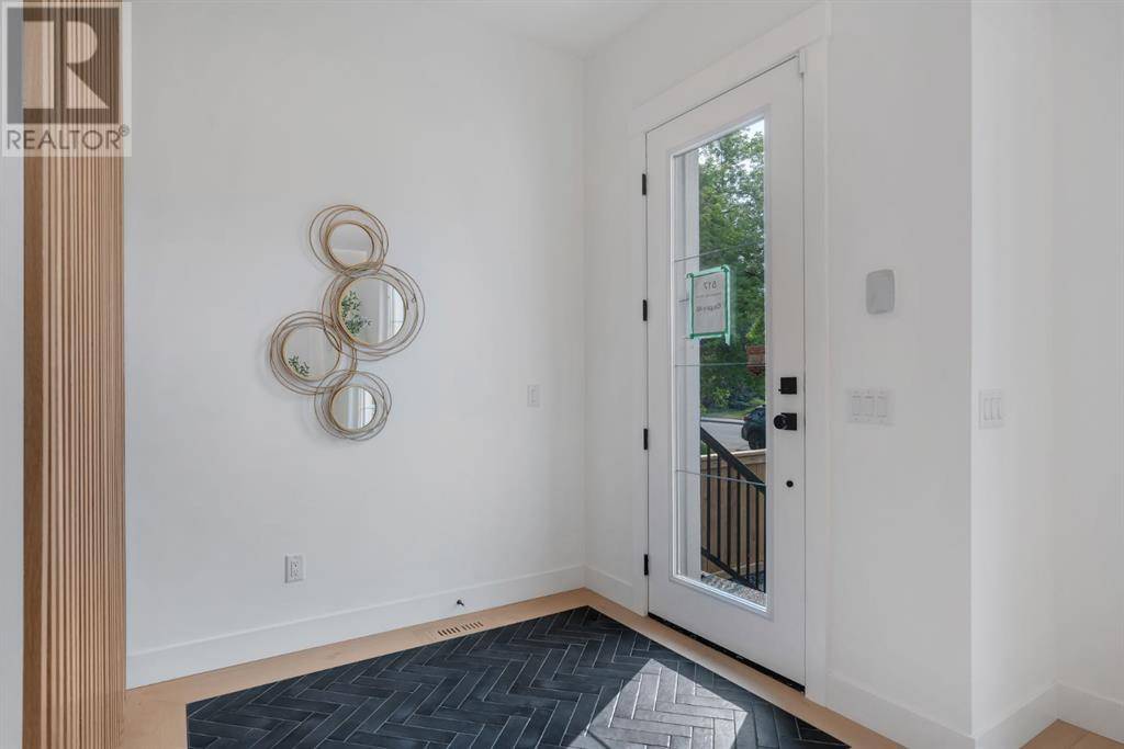 Calgary, AB T2N2Y6,517 34A Street NW