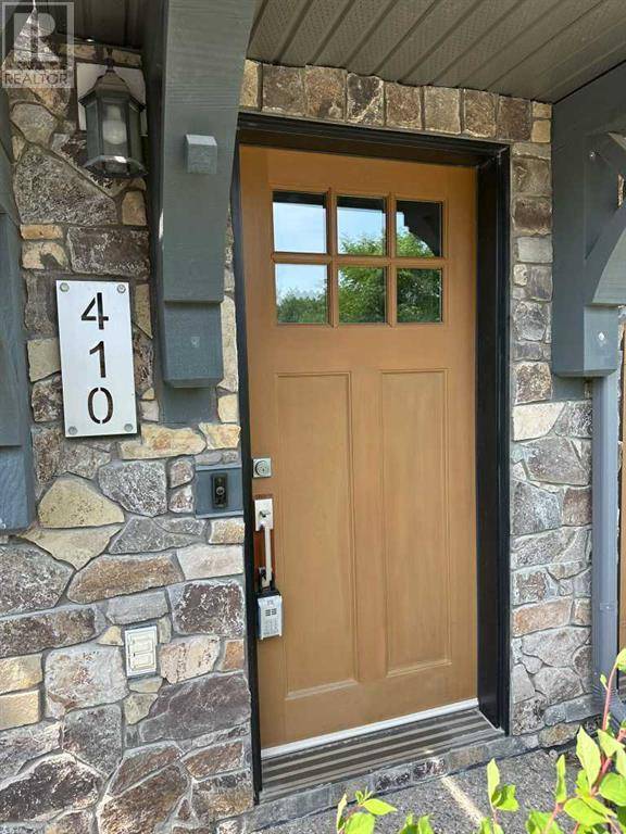 Calgary, AB T3H0X3,410 Ascot Circle SW