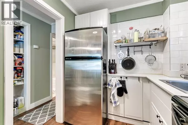 Calgary, AB T2T3N1,203, 1717 12 Street SW