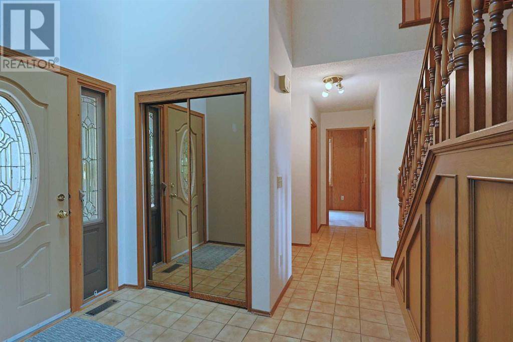 Calgary, AB T3A2H9,7047 Edgemont Drive NW