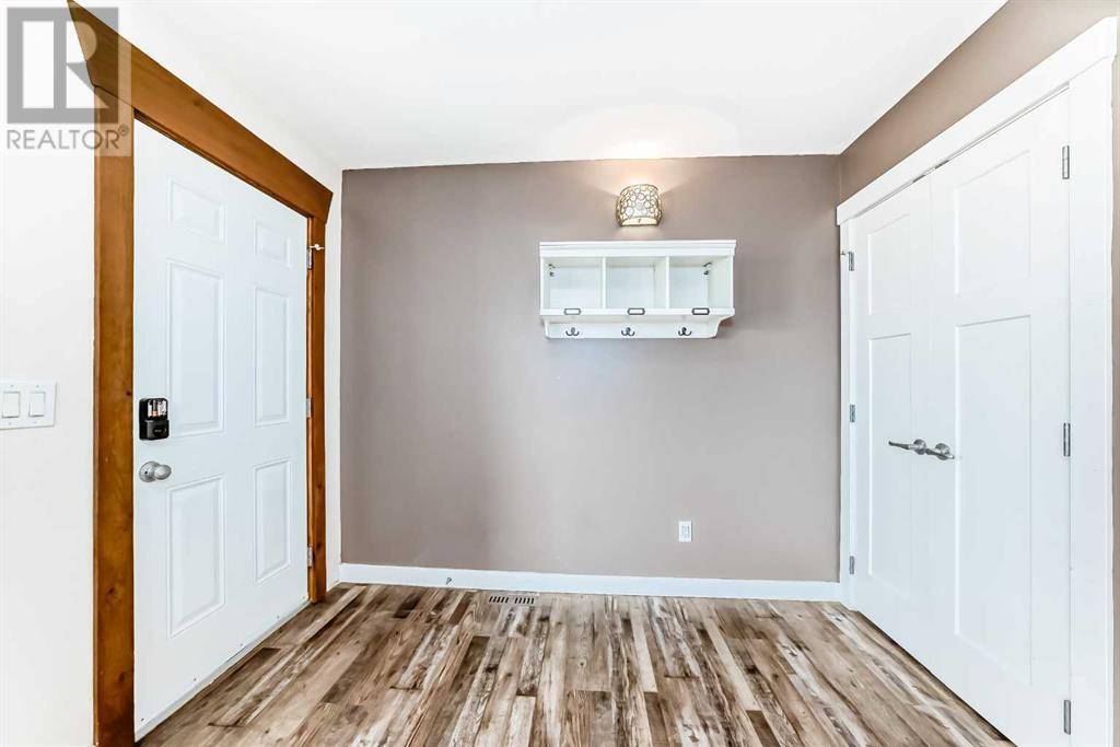 Calgary, AB T3B1Y4,8108 46 Avenue NW