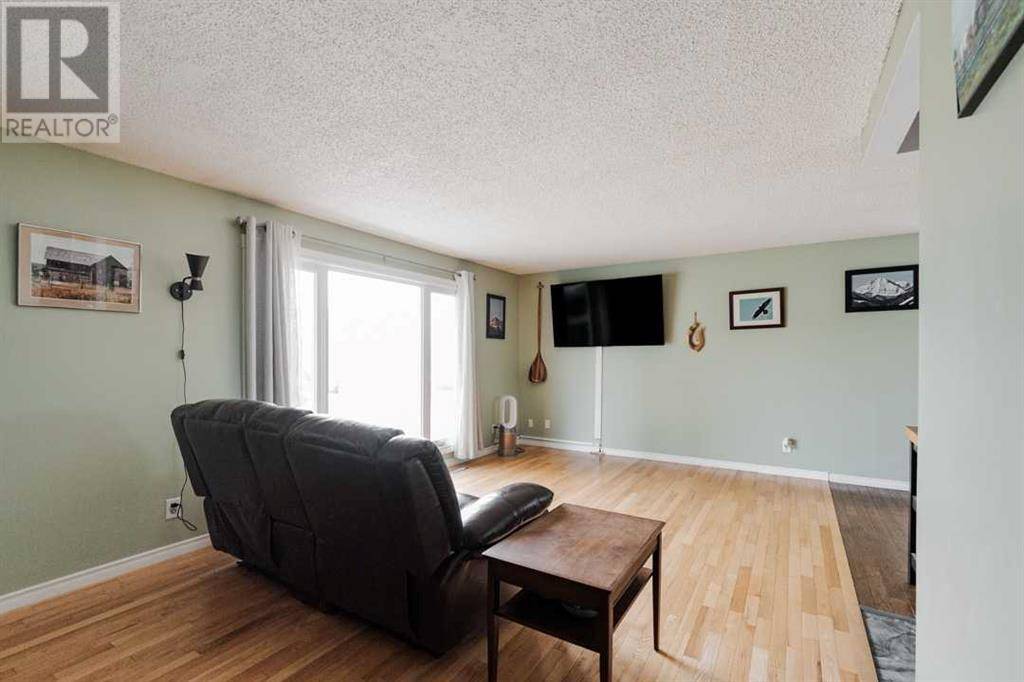 Fort Mcmurray, AB T9H3B7,117 Simpson Way