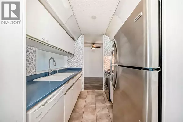 Calgary, AB T3B3K4,312, 21 Dover Point SE