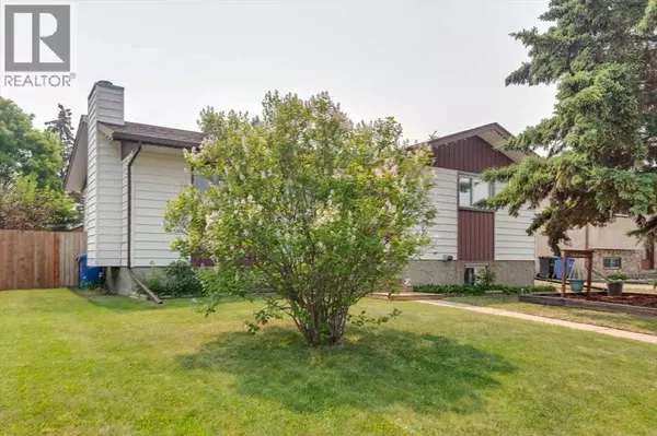 Penhold, AB T0M1R0,20 Larne Place