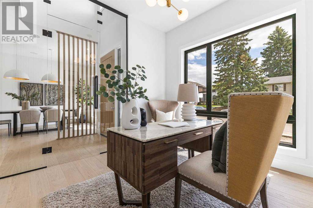 Calgary, AB T2E1S6,430 21 Avenue NE