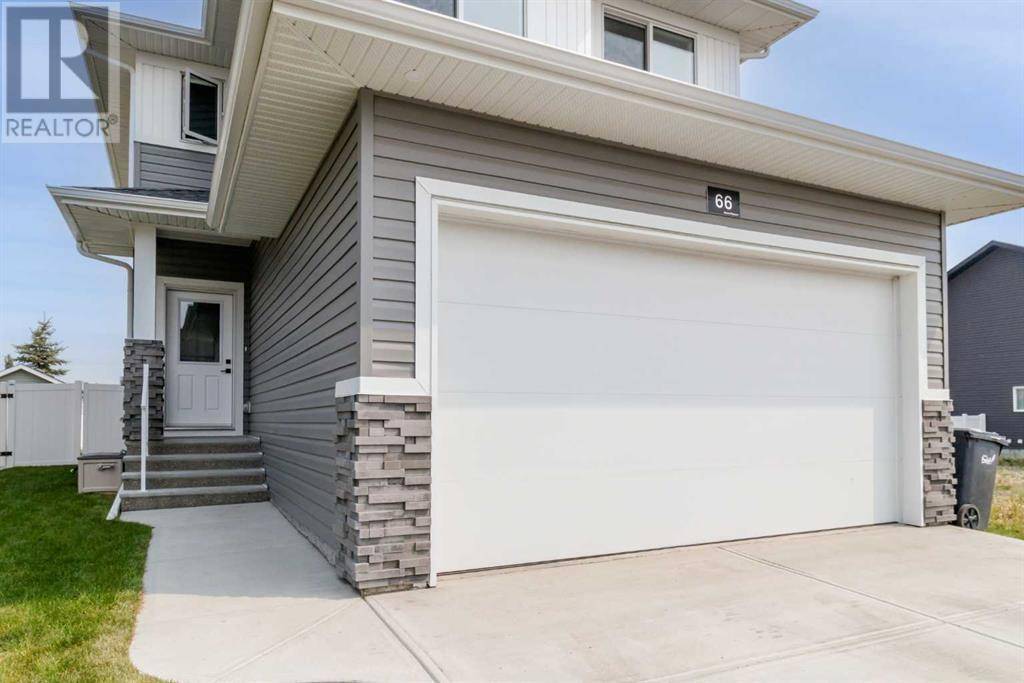 Penhold, AB T0M1R0,66 Henderson Crescent