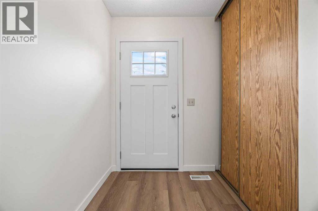 Calgary, AB T3J2M8,98 Martindale Drive NE