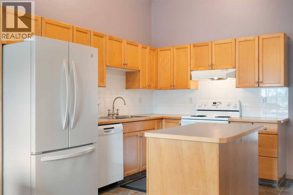 Strathmore, AB T1P1S3,622 3 Street