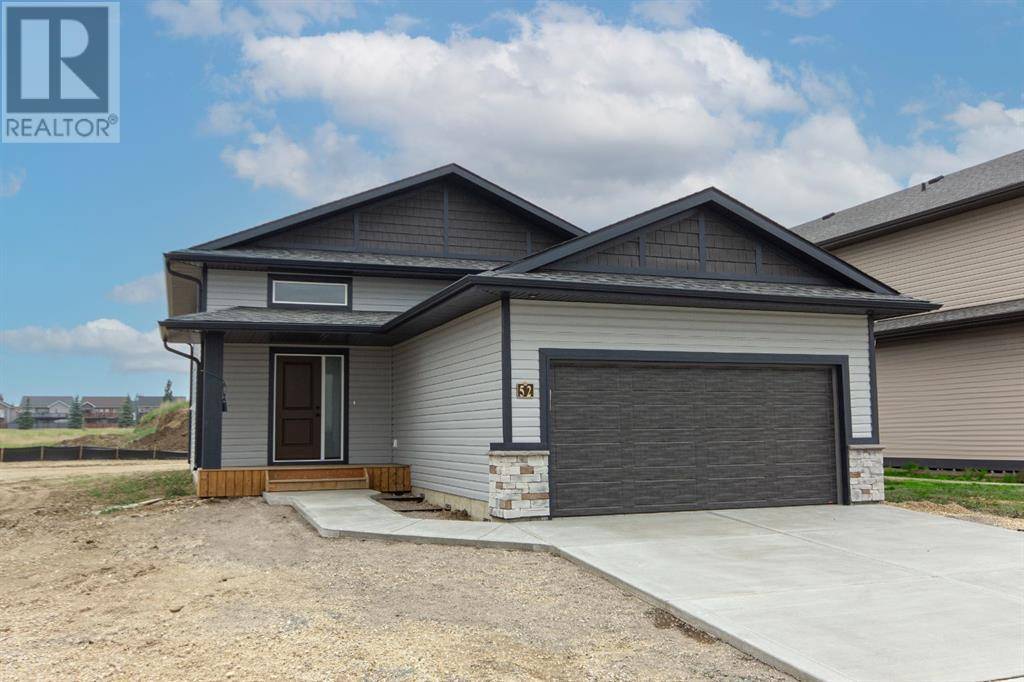 52 Trinity Street, Lacombe, AB T4L0L1