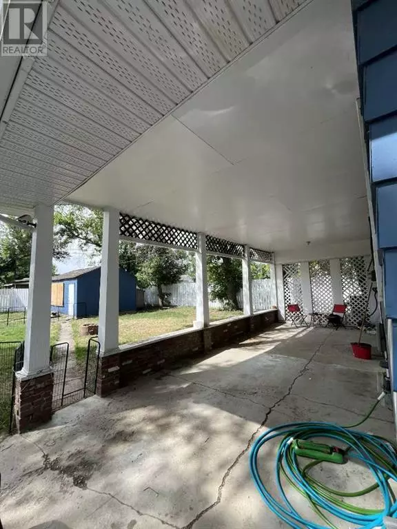 Taber, AB T0K2G0,5334 45 Avenue