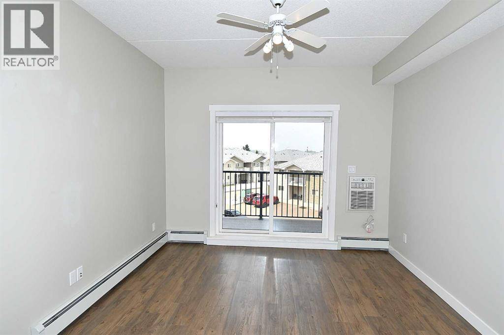 Brooks, AB T1R0Y7,306, 499 Meadow Lake Court E