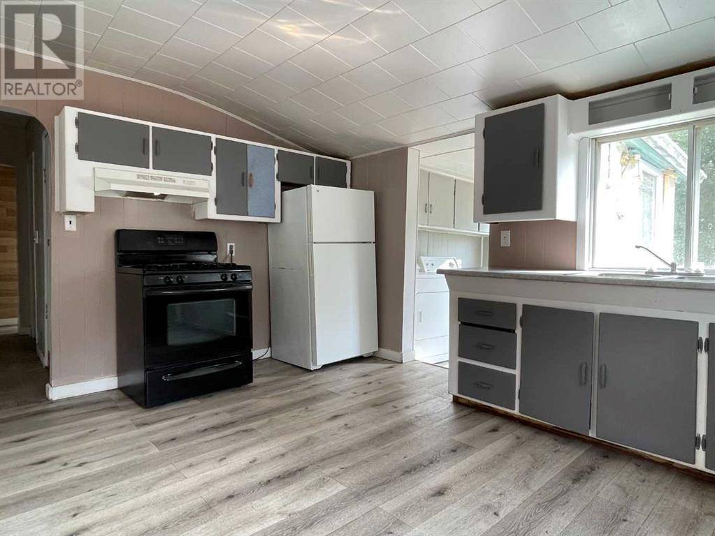 Wainwright, AB T9W1G2,1133 6TH AVENUE