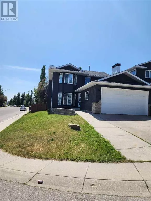 112 Christie Park Manor SW, Calgary, AB T3H2E8