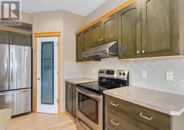 Chestermere, AB T1X1M8,210 Invermere Drive