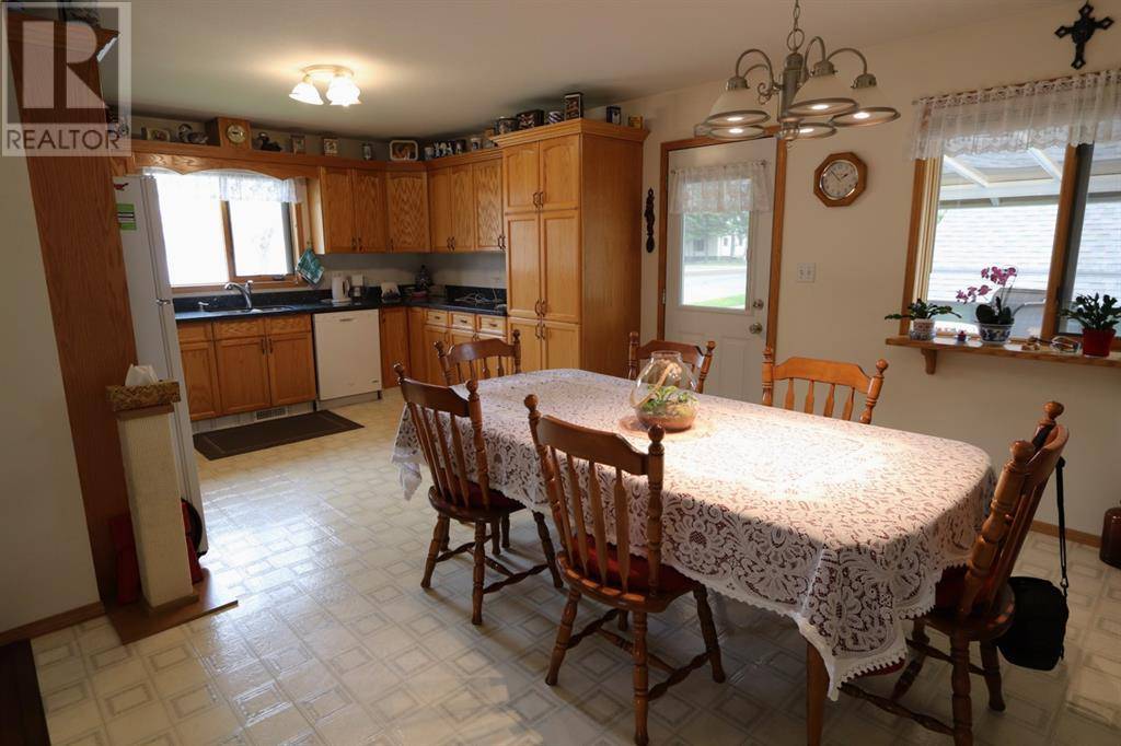 Ponoka, AB T4J1J1,5205 53 Avenue